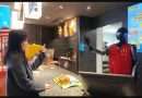 Çin’deki McDonald’s insanlar yerine robotları mı çalıştırmaya başladı?