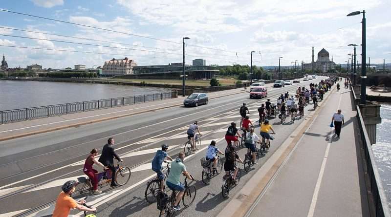 Ekonomi: Polonya büyüdü, Doğu Almanya geride kaldı
