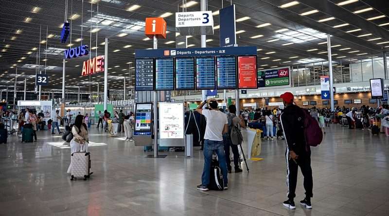 AB, Ruslara Schengen vizesinde hedefli kısıtlamalar getireceğini açıkladı