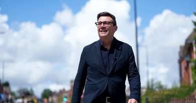 İngiltere’de yeni dönem: Andy Burnham İşçi Partisi liderliği ve başbakanlık yolunda