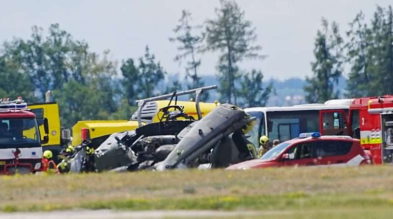 Çek askeri helikopter üssünde düştü: 1 ölü, 4 yaralı