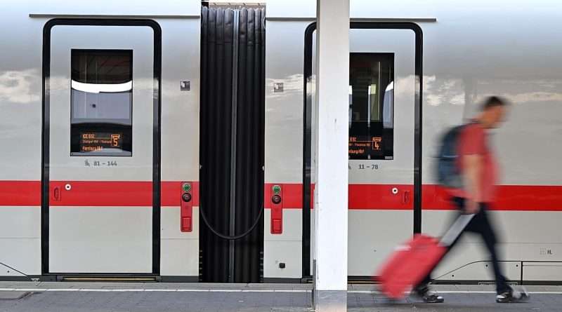 Almanya’da tren istasyonunda patlama: En az 2 yaralı